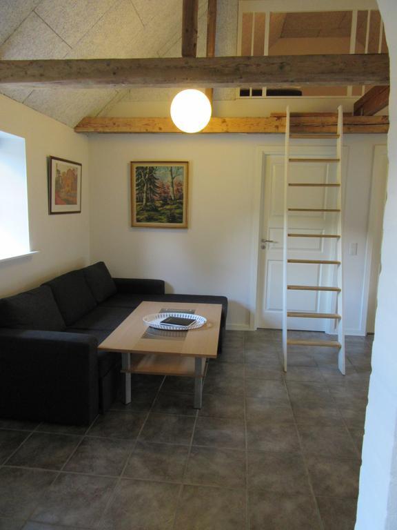Hedelodden Apartment Uve Exterior photo
